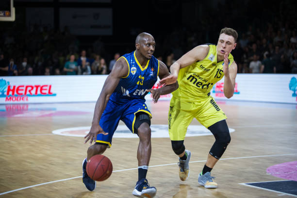 伤愈复出 伤愈复出